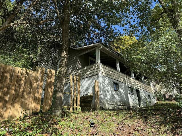 3201 3rd Avenue