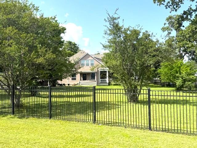 3202 N Travis