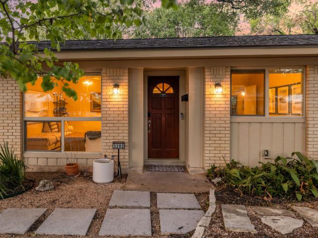 3202 Yellowpine Ter