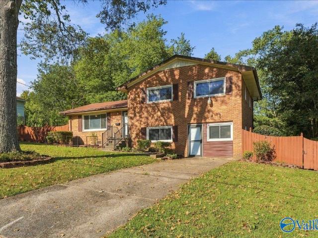 3203 Sweetbriar Road NW