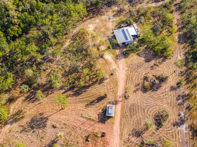320 Acres, Off Grid & only 40km from Town