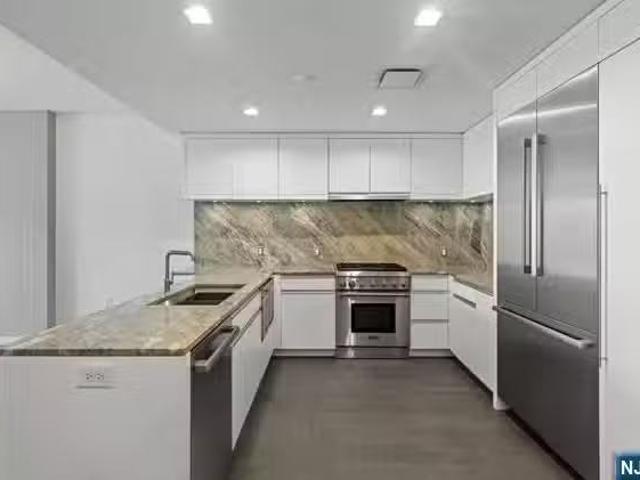 320 Adolphus Ave 404 #404, Cliffside Park, NJ 07010 MLS 2600.