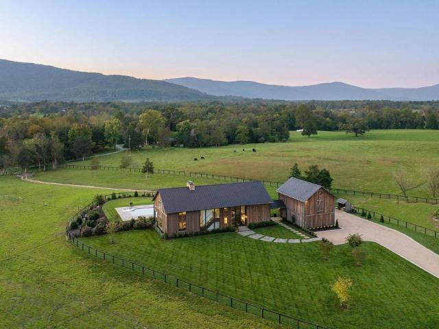320 Barn House Ln