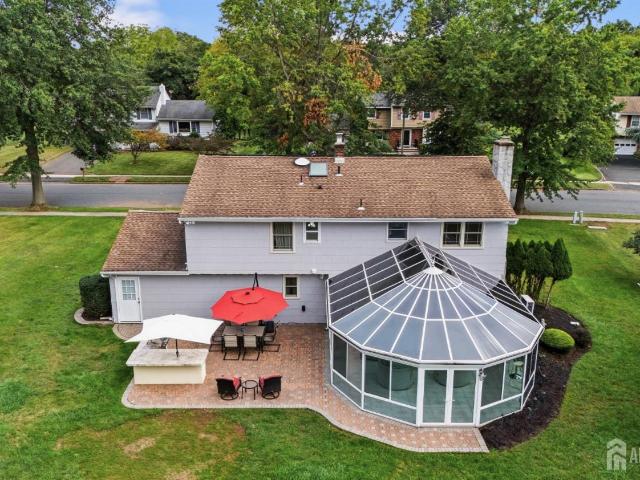 320 Grandview Avenue