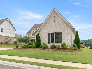 320 Griffin Park Trace