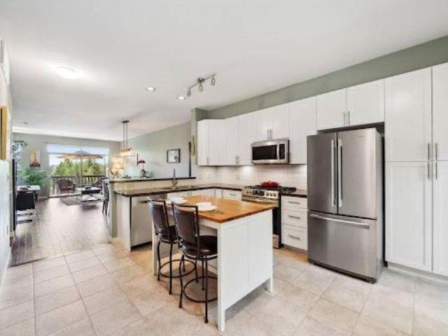 320 Decaire Street, Coquitlam