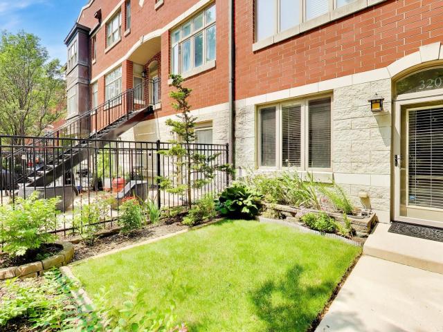 320 E 17th Street