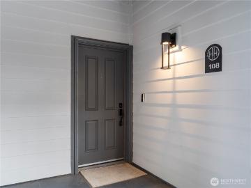 320 E 32nd St, Unit 108, Tacoma, WA 98404 | MLS #2411