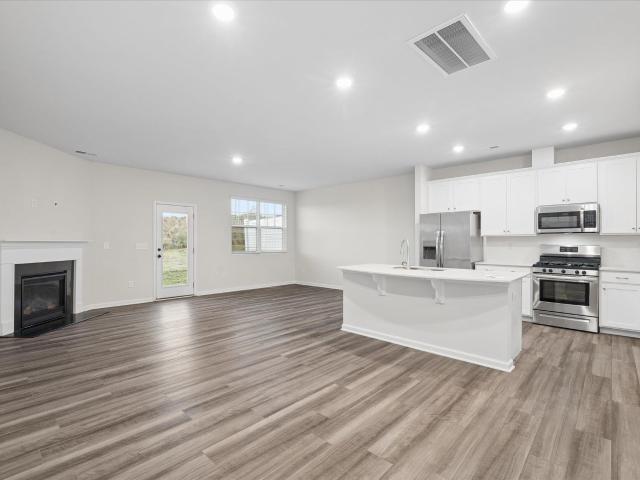 320 E Compass Way