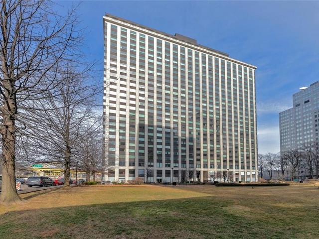 320 Fort Duquesne Blvd, Unit 8N, Pittsburgh, PA 15222 | MLS #1740