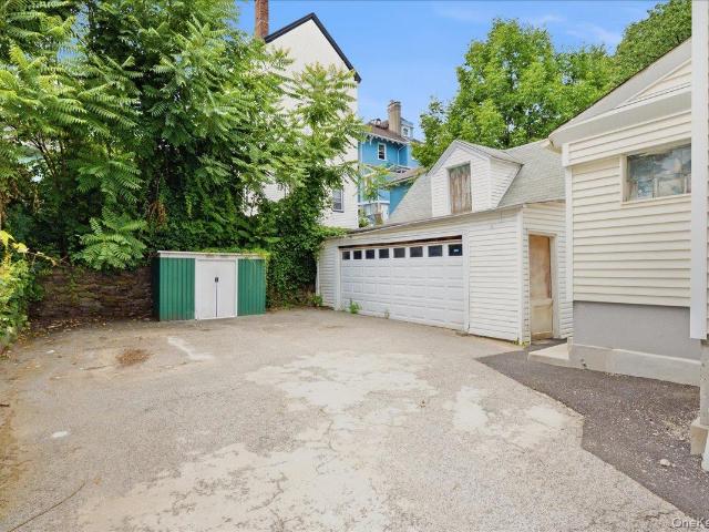 320 Highland Avenue