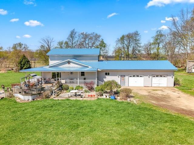 320 Jonesville Rd, Jonesville, MI 49250