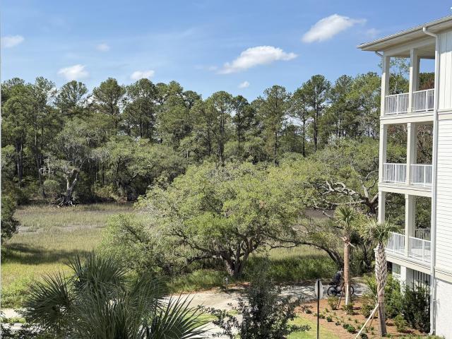 320 Longshore Street 1034