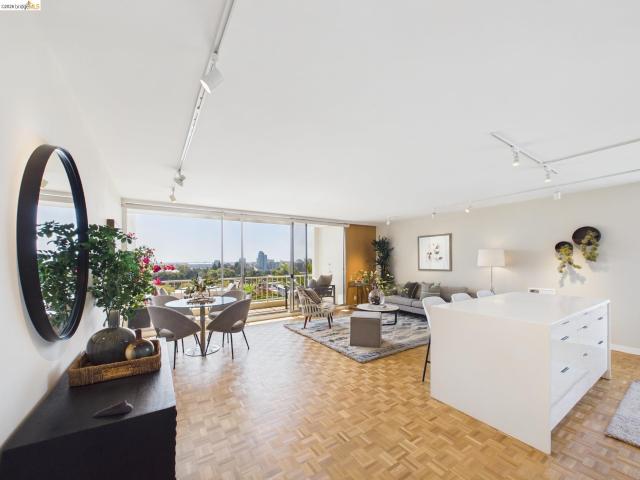 320 Lee St 702