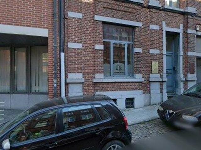 320 m2 apartment for rent in Charleroi