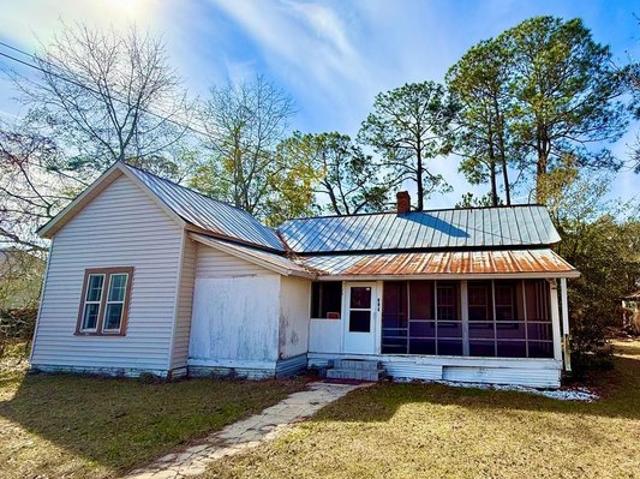 320 S Mattie Ave, Sycamore, GA 31790