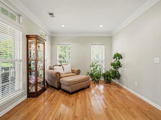 320 Selden Way