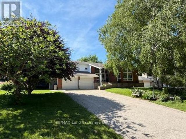 320 Summit Drive, North Huron Wingham, ON, N0G 2W0 house for sale | Listing ID X13474 | Royal LePage