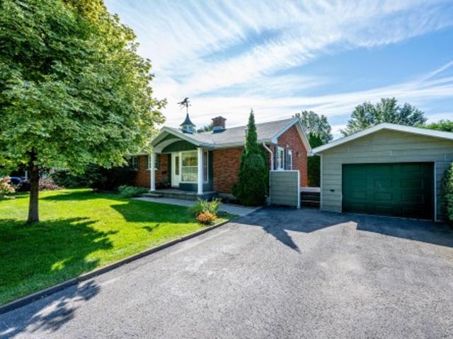 320 Rue Sherbrooke, Sainte Thérèse, QC, J7E 2C7 house for sale | Listing ID 23560 | Royal LePage