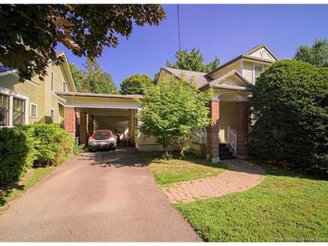 320 University Ave, Fredericton, NB, E3B 4J1 Luxury House for sale | Listing ID NB146912 | Royal LePage Carriage Trade Luxury Properties