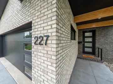 320A NE 11Th St