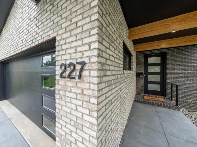 320A NE 11Th St