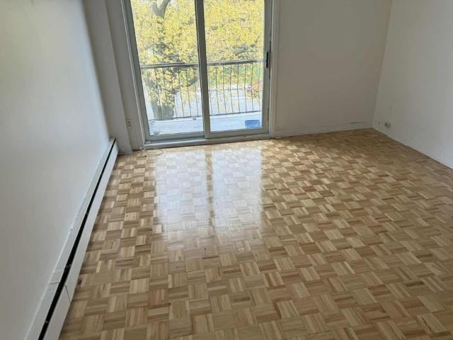 3214 Chemin Sainte Foy apartment — Québec City, QC 1 Bedroom 1 Bedroom