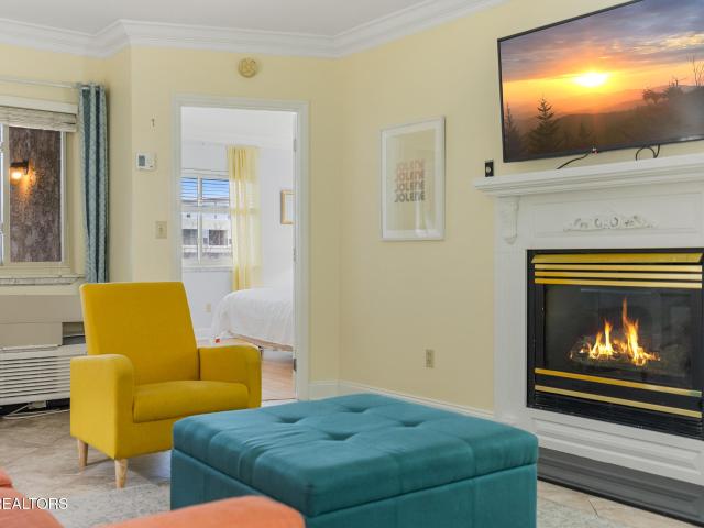 3215 N River Rd 503
