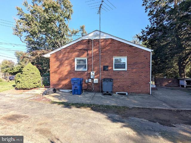 3215 Apex Circle