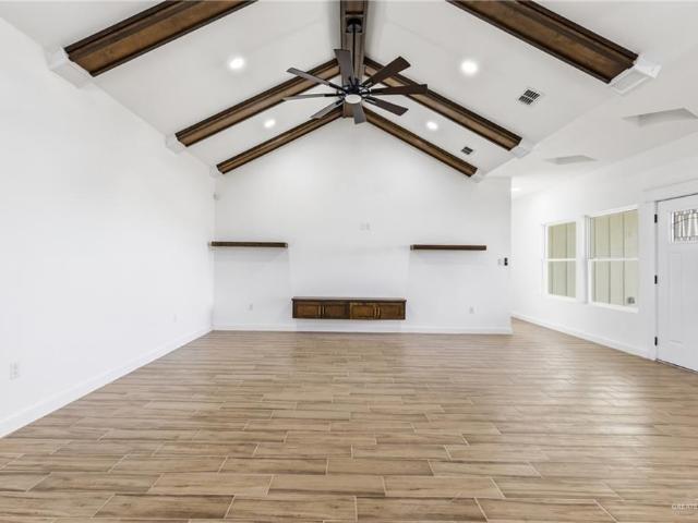 3216 E Ventura Street