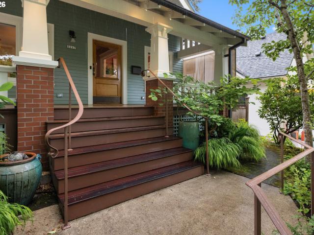 3217 NE 18TH AVE