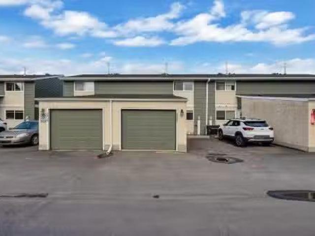 3217 132A Avenue, Edmonton, AB, T5A 4K4 townhouse for sale.