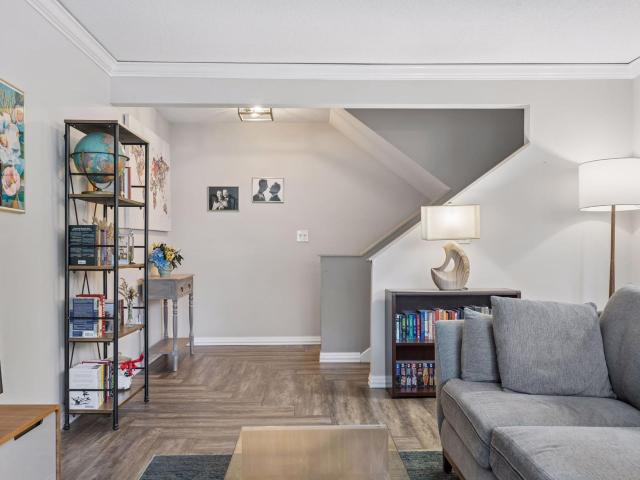 3218 Old Highway 8