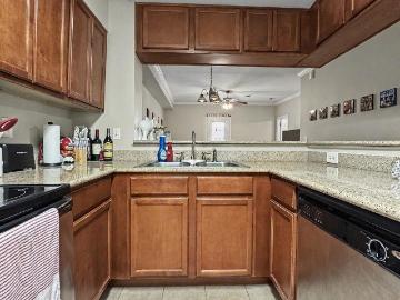 3218 Veterans Memorial Parkway # 1206