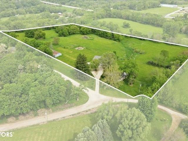 32195 th St, Eldora, IA 50627