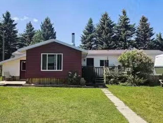 32102 Range Road 42, Rural Mountain View County, AB, T0M 1X0.