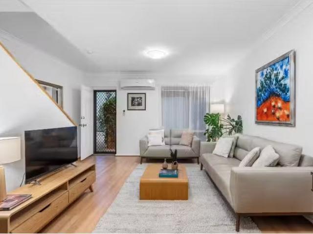 3/210 Carr Place, LEEDERVILLE Apartment for rent Listed by Lu.