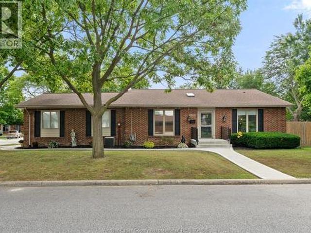 3210 Halpin Road, Windsor, ON, N8R 2B2 house for sale | Listing ID 26020 | Royal LePage