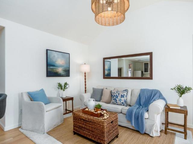3210 Laura Lane