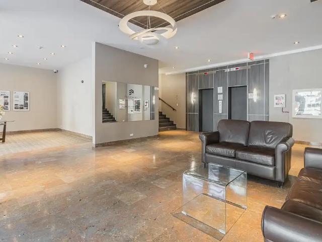 3210 3250 Forest Hill