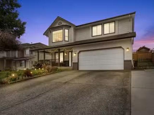 32110 Rogers Avenue, Abbotsford, BC, V2T 5B7 house for sale.