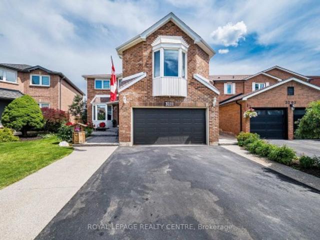 3211 Dovetail Mews, Mississauga, ON, L5L 5K4 house for sale | Listing ID W13615 | Royal LePage