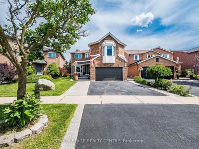 3211 Dovetail Mews, Mississauga, ON, L5L 5K4 house for sale | Listing ID W13795 | Royal LePage