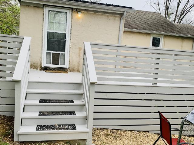 3211 Resha Ln