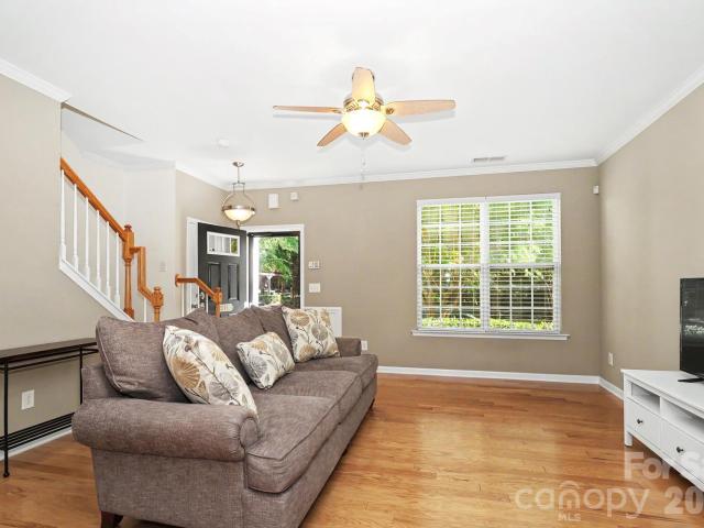 3212 Kemptown Square
