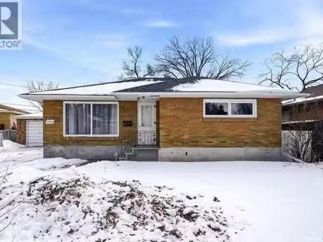 3213 Patricia Avenue, Regina, SK, S4R 3V8 house for sale Li.