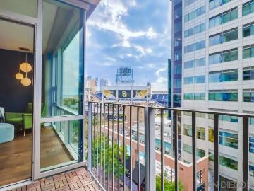 321 10th Ave 904