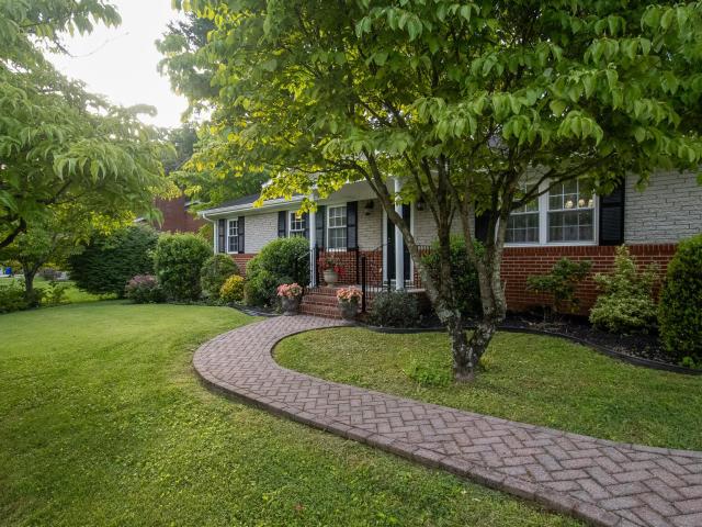 321 Creekmoor Drive