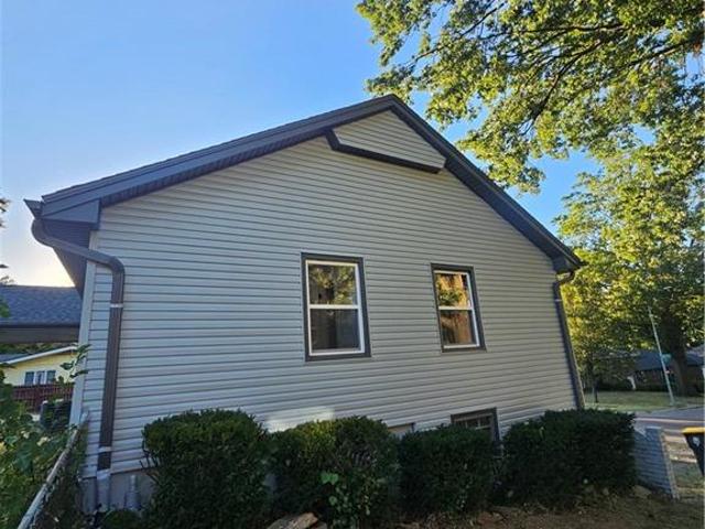 321 E 106th Terrace