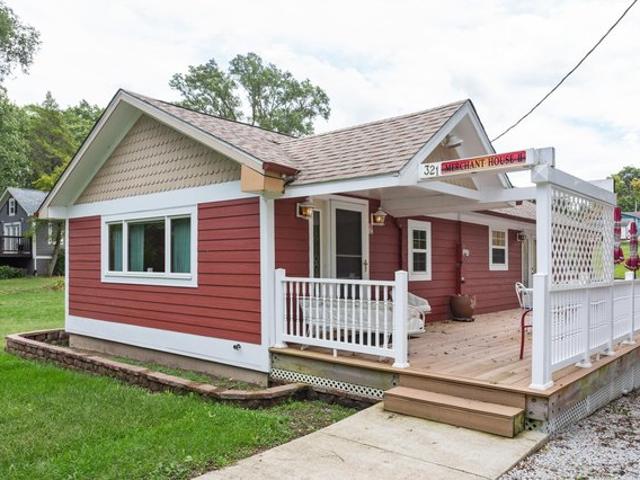 321 E Merchant St, New Buffalo, MI 49117